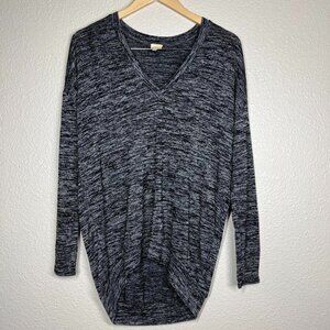 Aritzia Women's Grey and Black Jumper